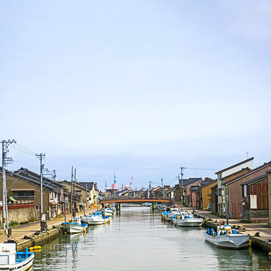 新湊地区について